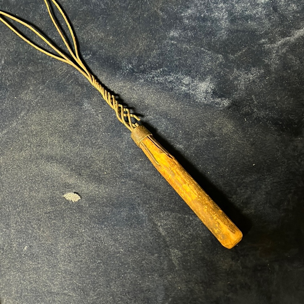 VTG Rug Beater - Picture 3 of 4